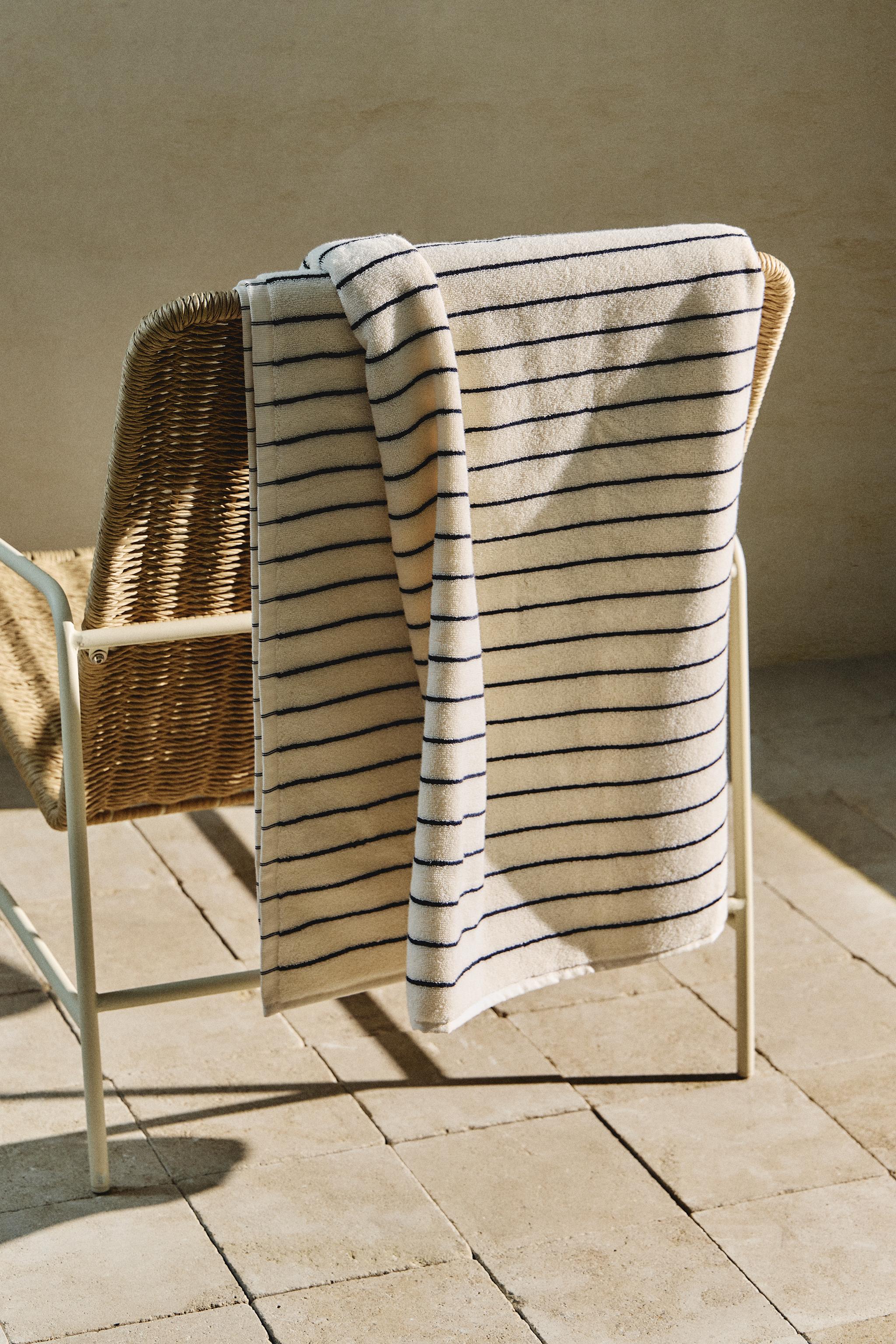 SERVIETTE DE BAIN RAYURE COULEUR